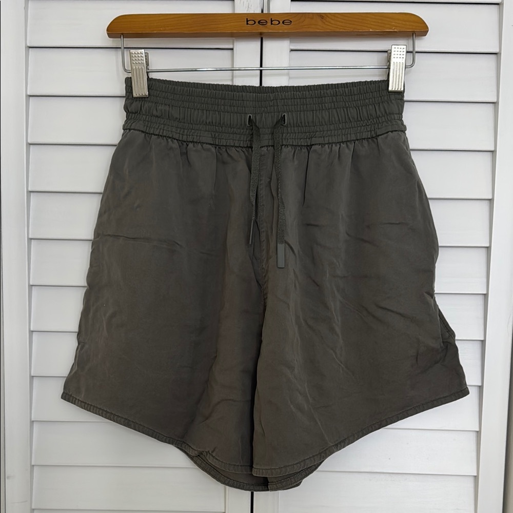 Lululemon Gray Athletic Shorts with Elastic Waistband